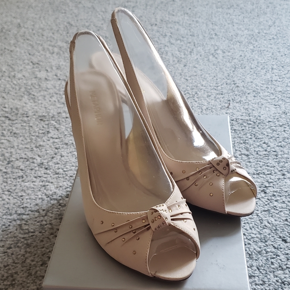 Metaphor size 9.5 M Fern, Bronze slingback pump.